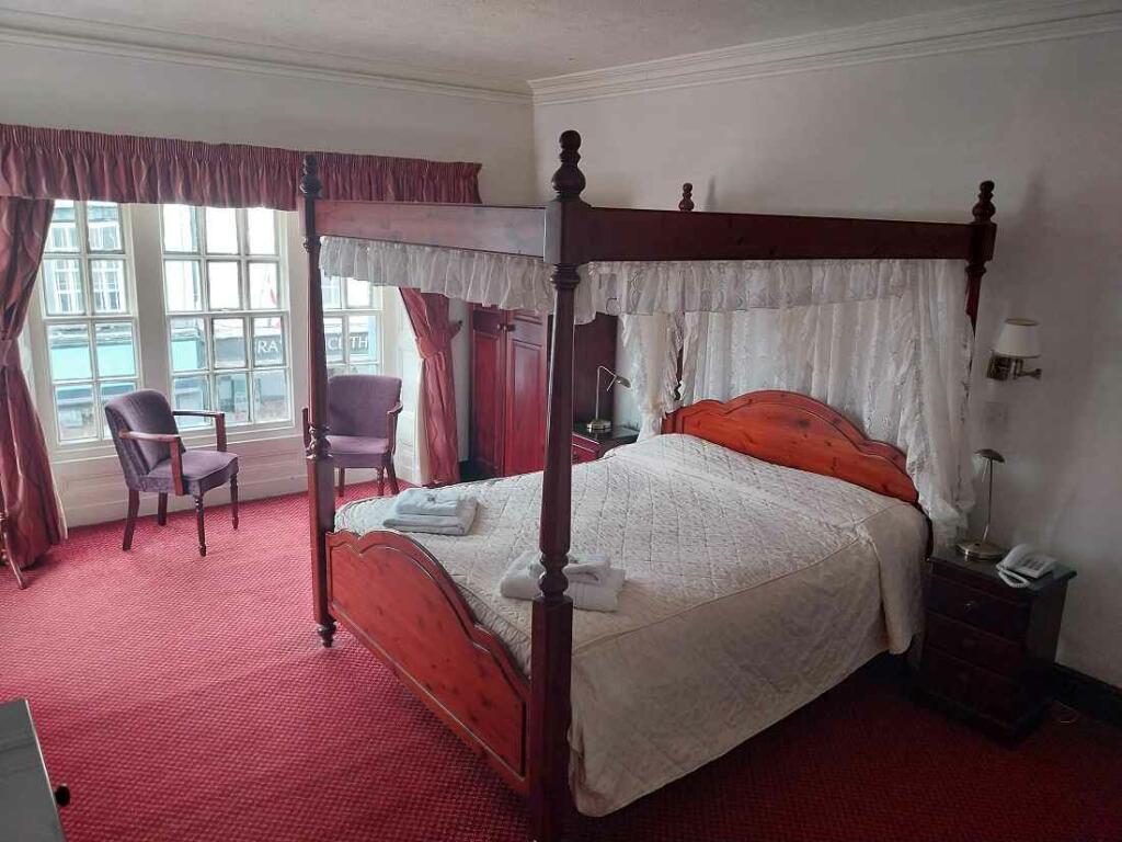 Additional property image - NW-424301 - Swan & Royal, Castle Street, Clitheroe BB7 2BX