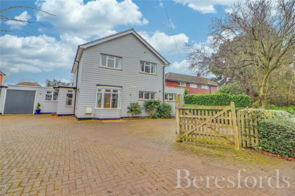 4 bedroom detached house for sale in East Road, West Mersea, CO5