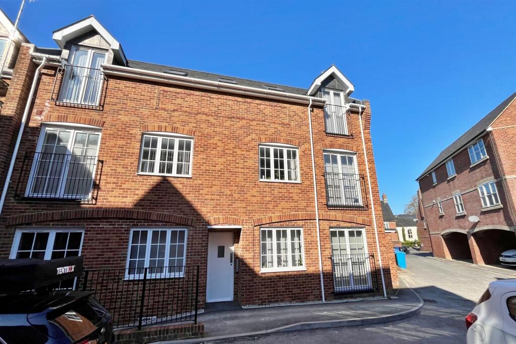 Main image of property: Ashley Cross