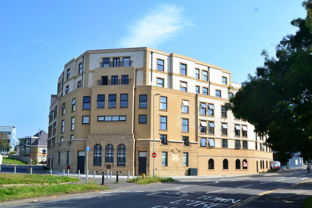 1 bedroom flat for rent in Lower Parkstone, BH14