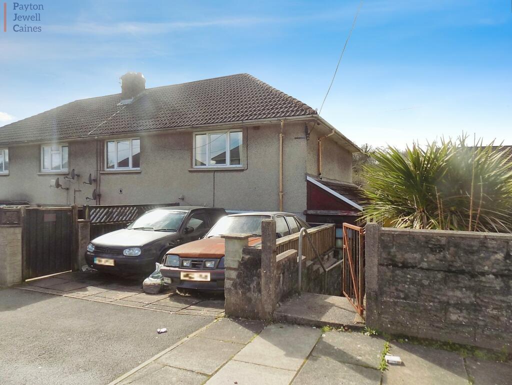 2 bedroom flat for sale in Onslow Terrace, Brynmenyn, Bridgend County