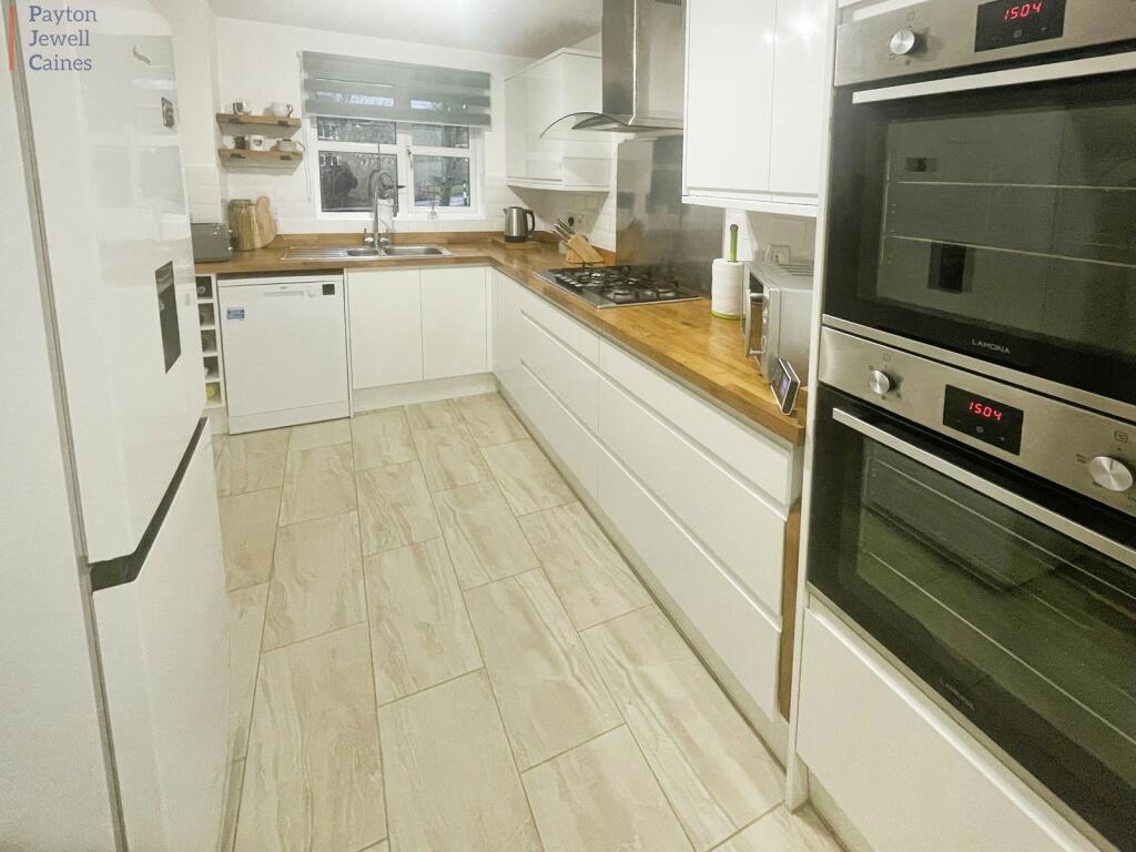 Additional property image - Clos Castell Newydd, Broadlands, Bridgend . CF31 5DR