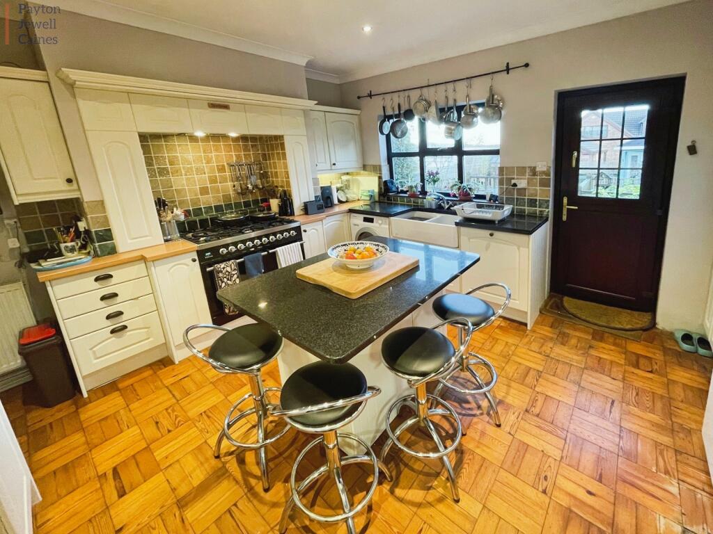 Additional property image - Pen-yr-heol, Pen-y-fai, Bridgend County. CF31 4ND