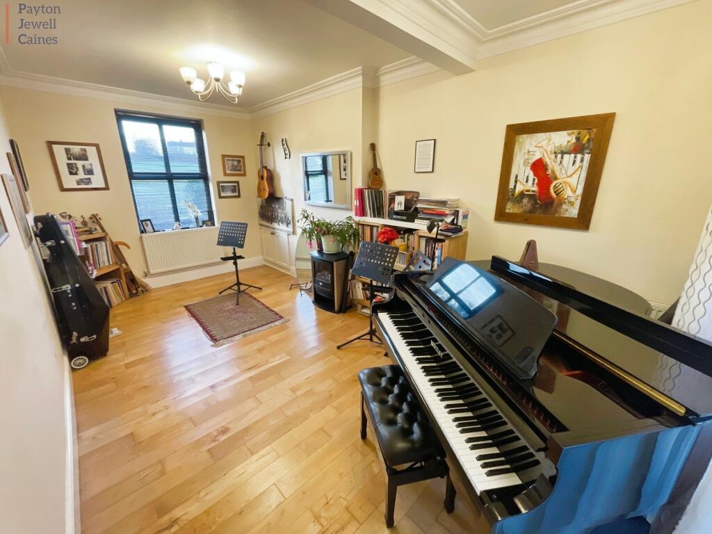 Additional property image - Pen-yr-heol, Pen-y-fai, Bridgend County. CF31 4ND