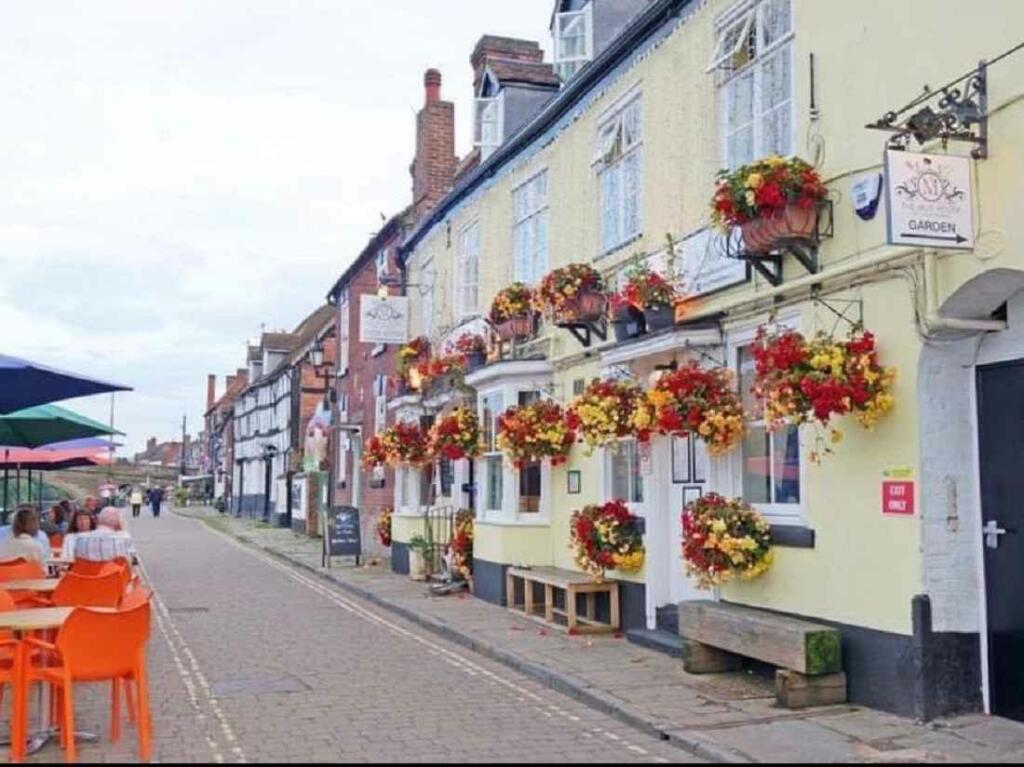 Main image of property: M-428265 - Mug House, Severn Side North, Bewdley DY12 2EE