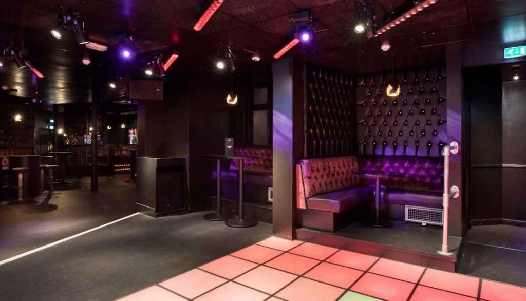 Additional image 2 of M-528642 - Popworld Zinc, 12 Market Place, Redditch B98 8AA