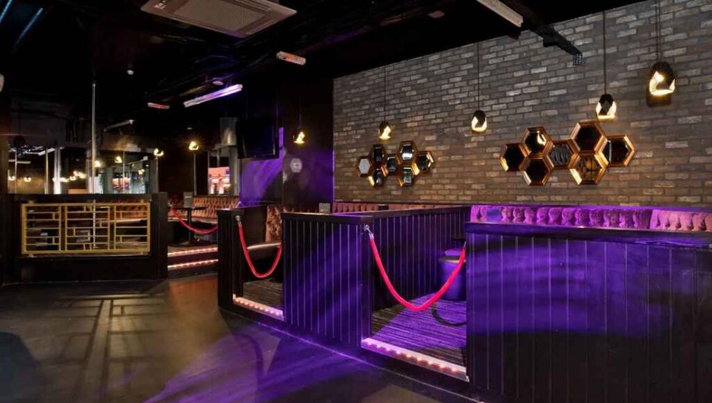 Additional image 5 of M-528642 - Popworld Zinc, 12 Market Place, Redditch B98 8AA