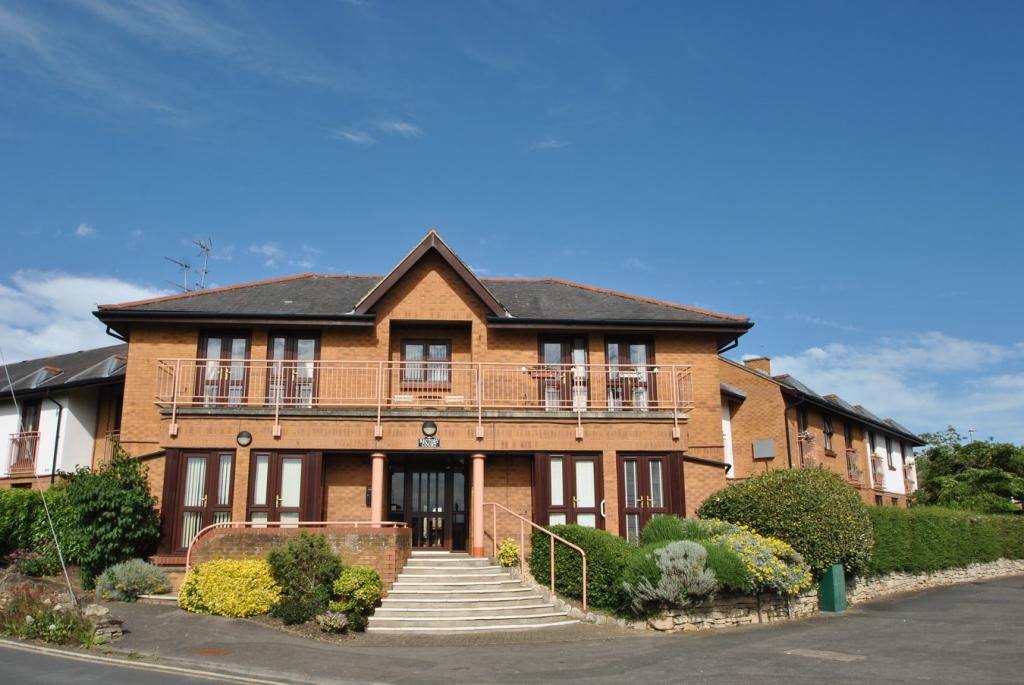 2 bedroom retirement property for sale in Cleeve, Cheltenham, GL52