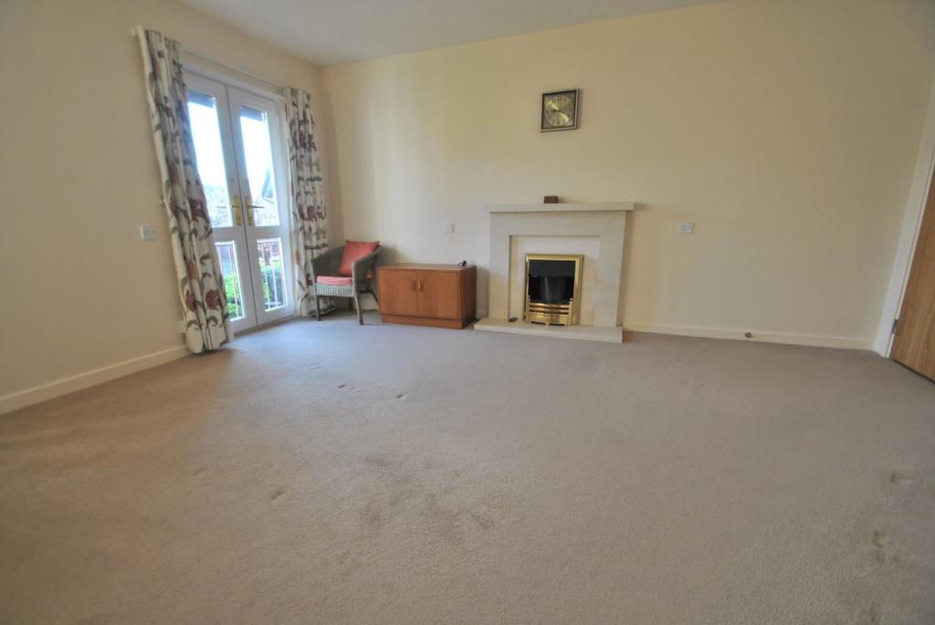2 bedroom retirement property for sale in Cleeve, Cheltenham, GL52