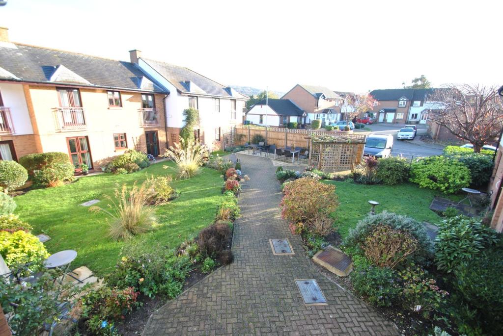 2 bedroom retirement property for sale in Cleeve, Cheltenham, GL52