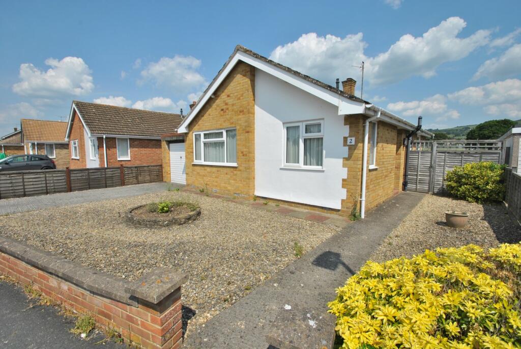 2 bedroom bungalow for sale in Moreton Close, Cleeve