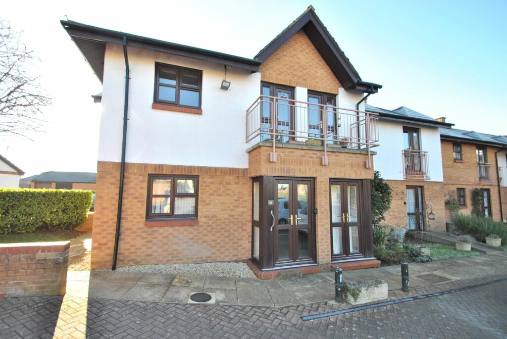 2 bedroom retirement property for sale in Cleeve, Cheltenham