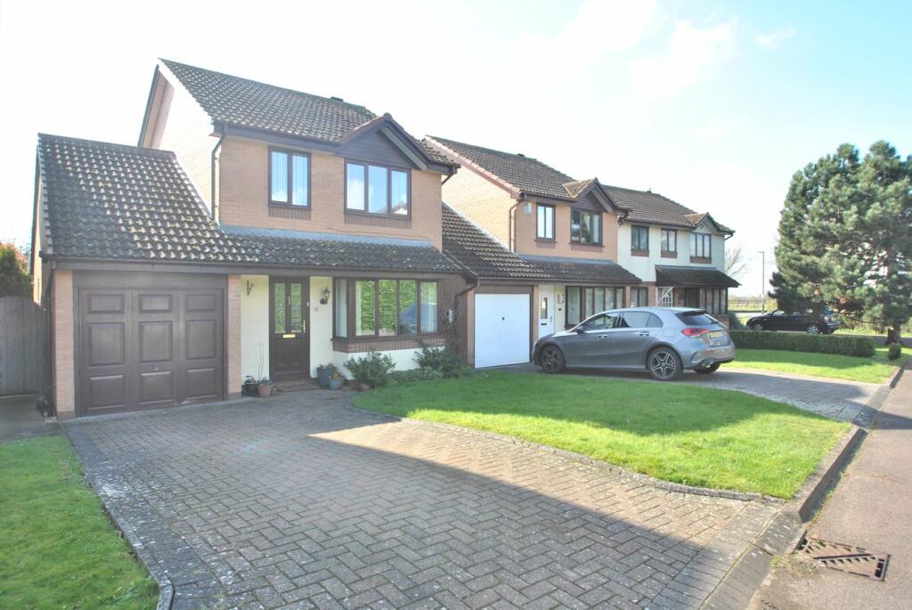 3 bedroom detached house for sale in Alverton Drive, Cleeve, Cheltenham, GL52