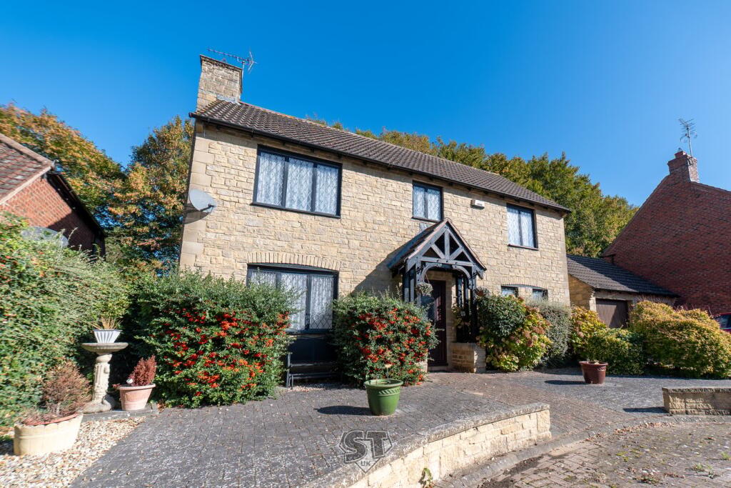 Main image of property: Stoke Park Close, Bishops Cleeve, Cheltenham, GL52