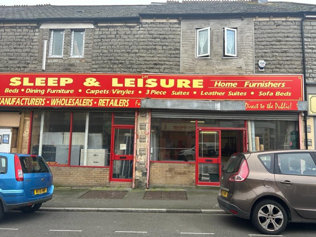 Commercial property for rent in Holton Road, Barry, CF63