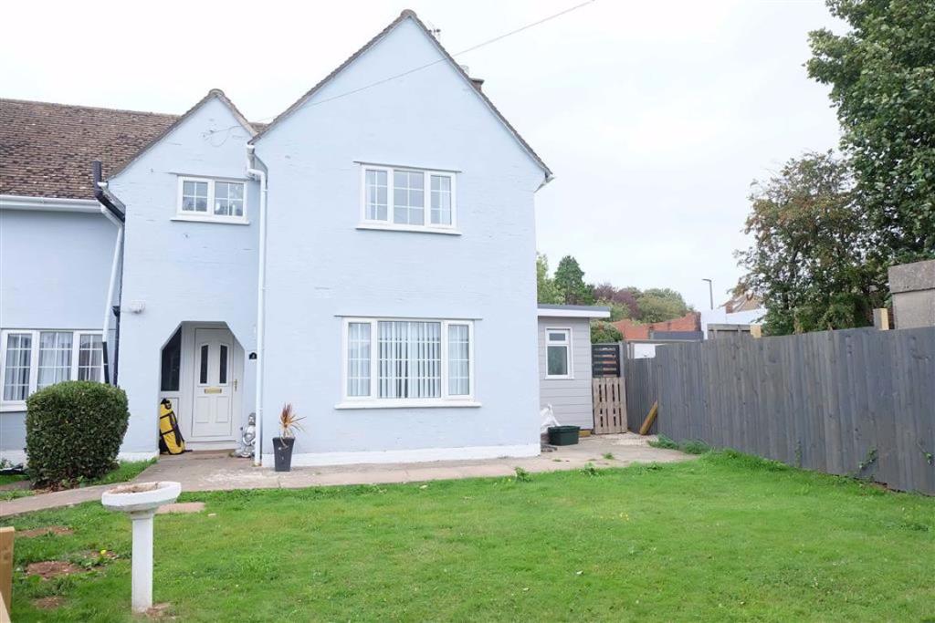 3 bedroom semidetached house for sale in Wimbourne Crescent, Sully