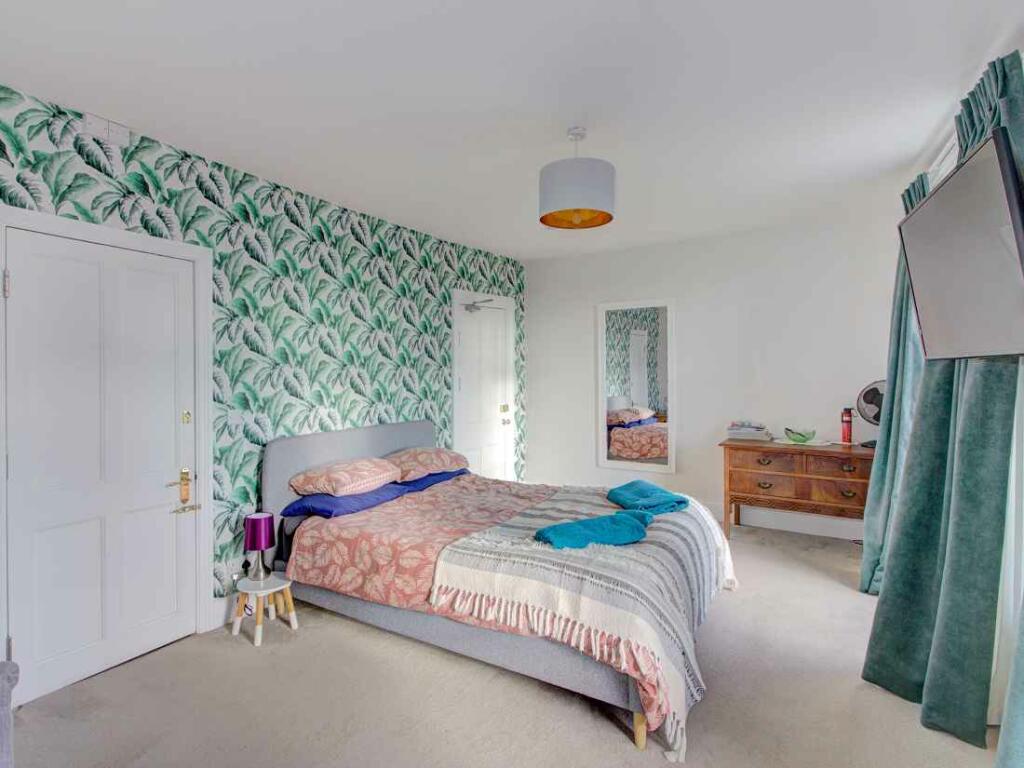 Additional property image - W-421071 - Richmond Arms, 7 Richmond Place, Bath BA1 5PZ
