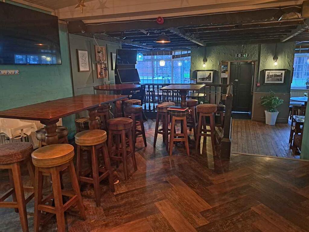Additional property image - W-521265 - Star Inn, 13 Bank Place, Pill BS20 0AQ