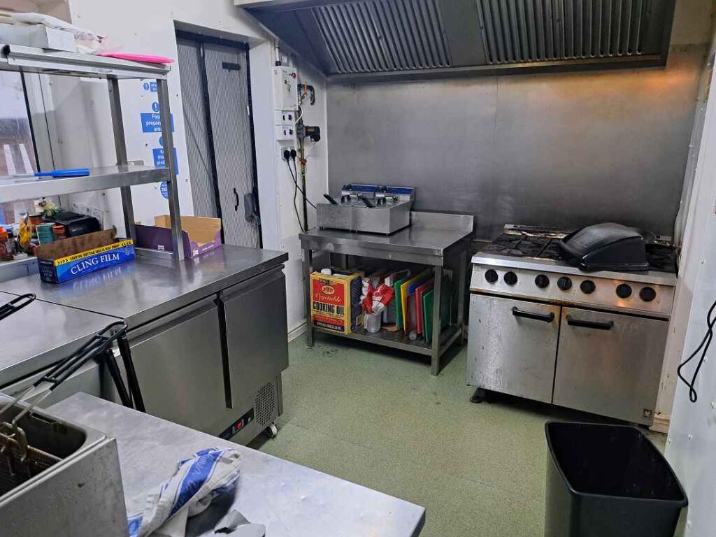 Additional property image - W-521265 - Star Inn, 13 Bank Place, Pill BS20 0AQ