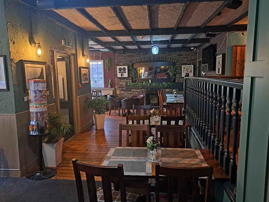 Additional property image - W-521265 - Star Inn, 13 Bank Place, Pill BS20 0AQ