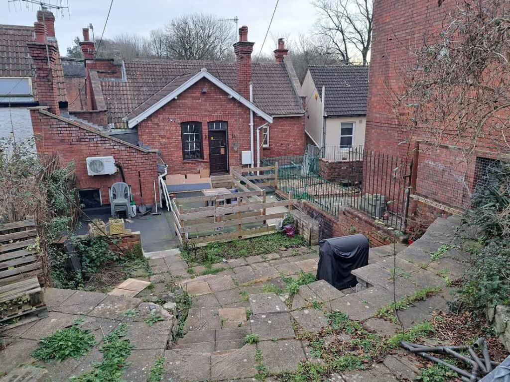 Additional property image - W-521265 - Star Inn, 13 Bank Place, Pill BS20 0AQ