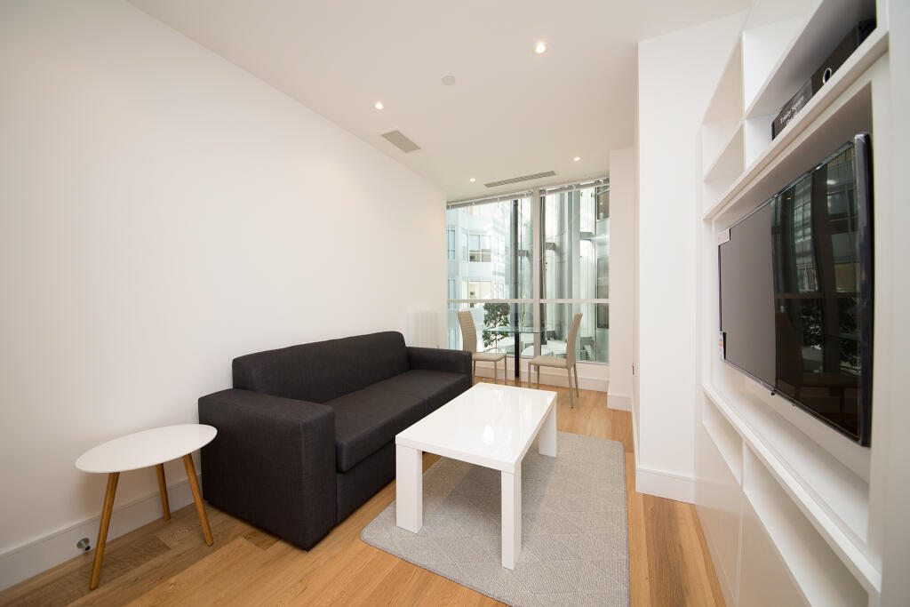 Studio apartment for rent in Trinity Square, 23-59 Staines Road, Hounslow, London, TW3