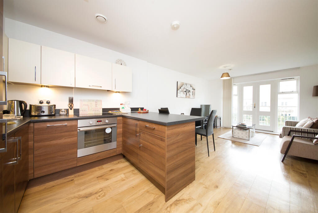 Studio apartment for rent in Hurley House, 31 Park Lodge Avenue, West