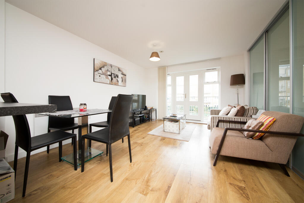 Studio apartment for rent in Park Lodge Avenue, West Drayton, UB7