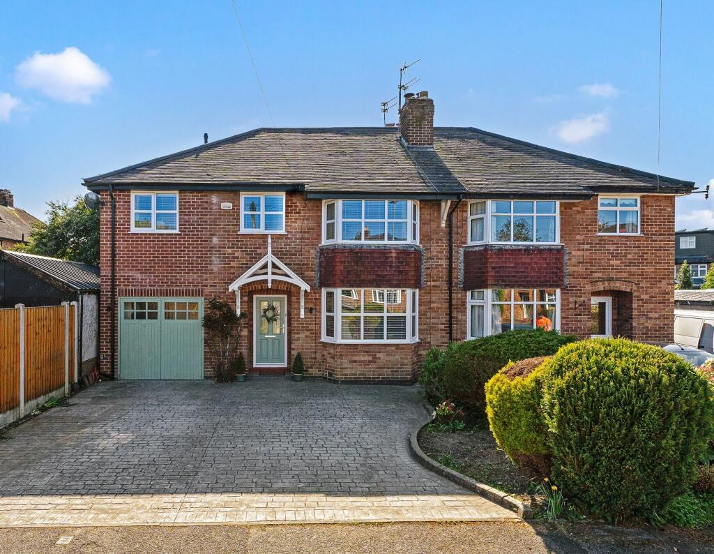 Main image of property: Cambridge Close, Stockton Heath, WA4