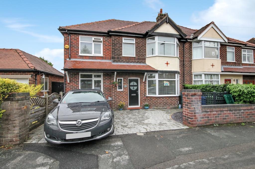 3 bedroom semidetached house for sale in Glebe Avenue, Grappenhall