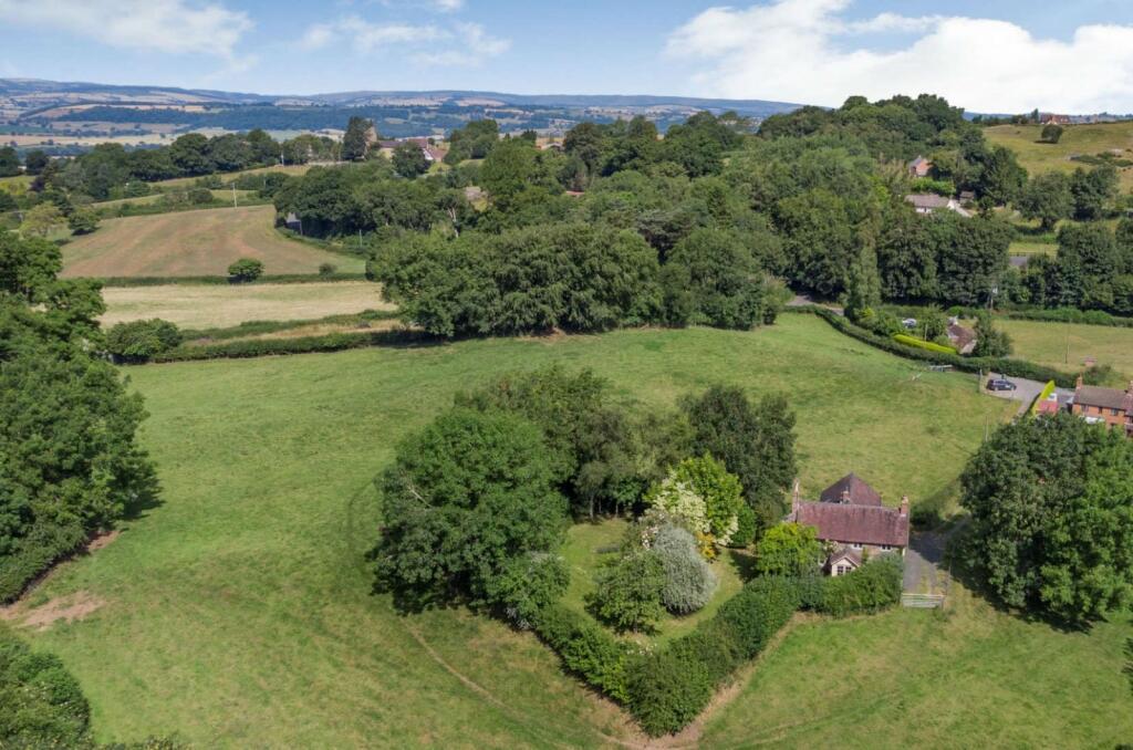 3 bedroom detached house for sale in Knowbury, Ludlow, Shropshire, SY8