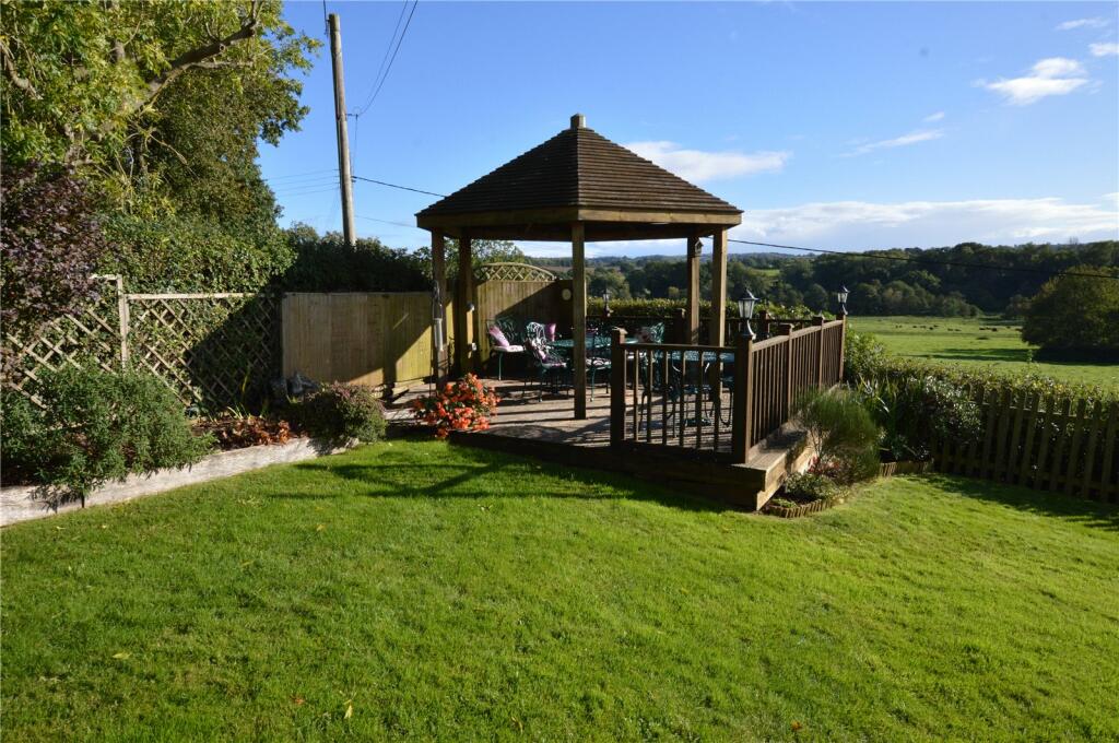 Additional property image - Detached four bedroom property with separate paddock in approximately 3/4 of an acre and buildings - Publow