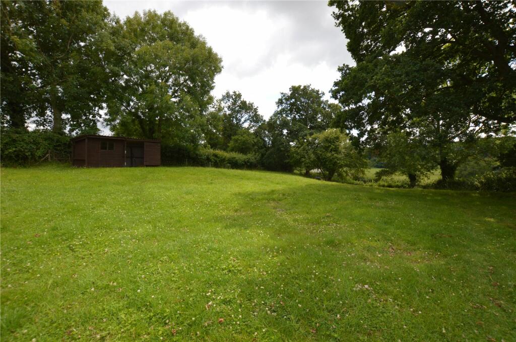 Additional property image - Detached four bedroom property with separate paddock in approximately 3/4 of an acre and buildings - Publow