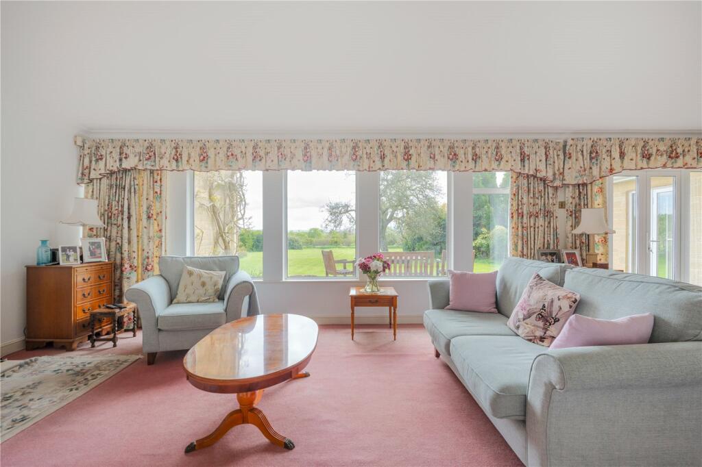 Additional property image - Six bedroom detached property - Chew Stoke, Breach Hill Lane,