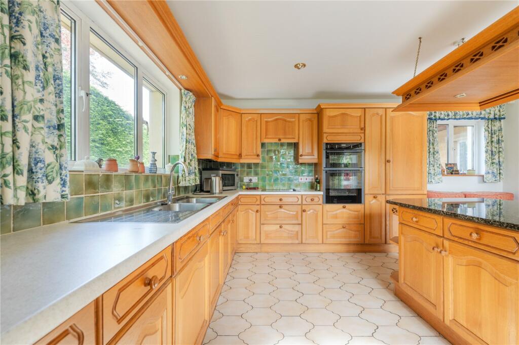 Additional property image - Six bedroom detached property - Chew Stoke, Breach Hill Lane,