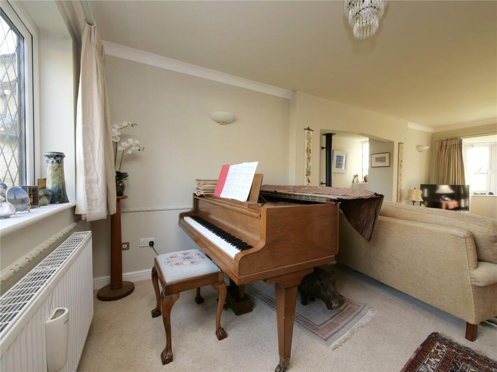 Additional property image - Four bedroom detached property. Claremont Gardens, Hallatrow