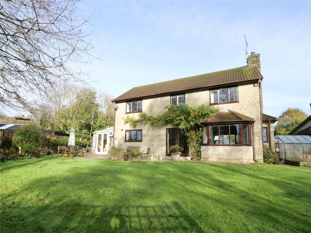 Additional property image - Four bedroom detached property. Claremont Gardens, Hallatrow