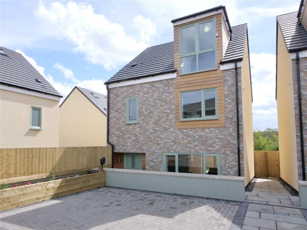 Main image of property: Elegant four bedroom detatched townhouse in Dairy Way