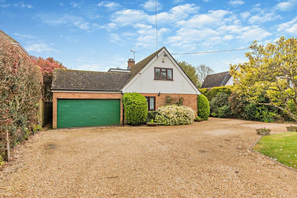 4 bedroom detached house for sale in bs Lane, Beenham, Berkshire, RG7