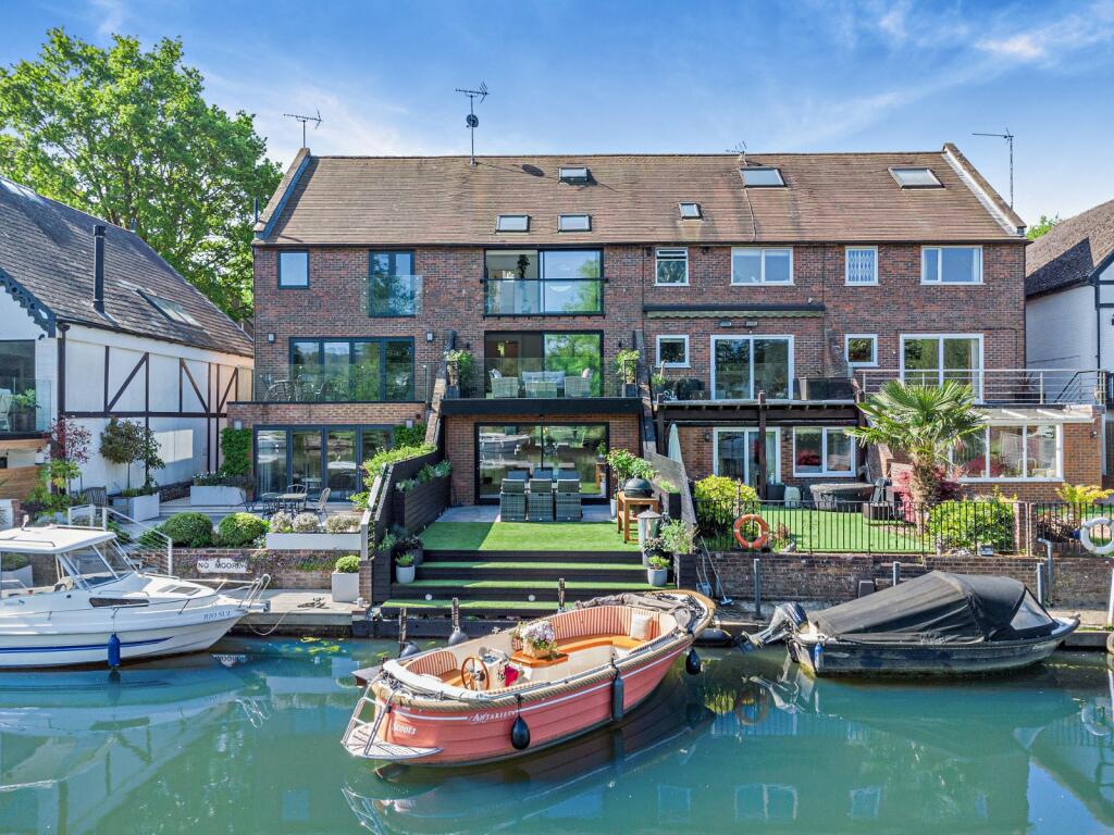 Main image of property: Shooters Hill, Pangbourne, Berkshire