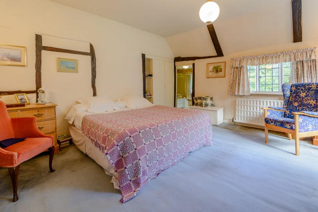 4 bedroom detached house for sale in Monteagle Lane, Yateley, Hampshire