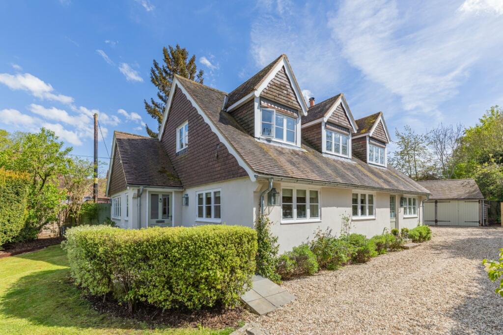3 bedroom detached house for sale in Long Sutton, Hook, Hampshire, RG29