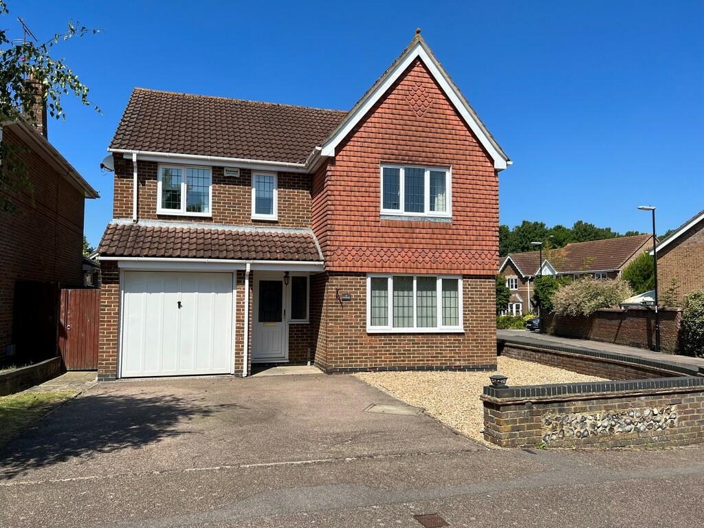 4 bedroom detached house for sale in Baylis Crescent, Burgess Hill,, RH15