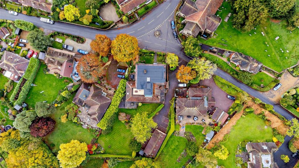 2 bedroom flat for sale in Kingscote, Tree Lane, Plaxtol, Kent, TN15