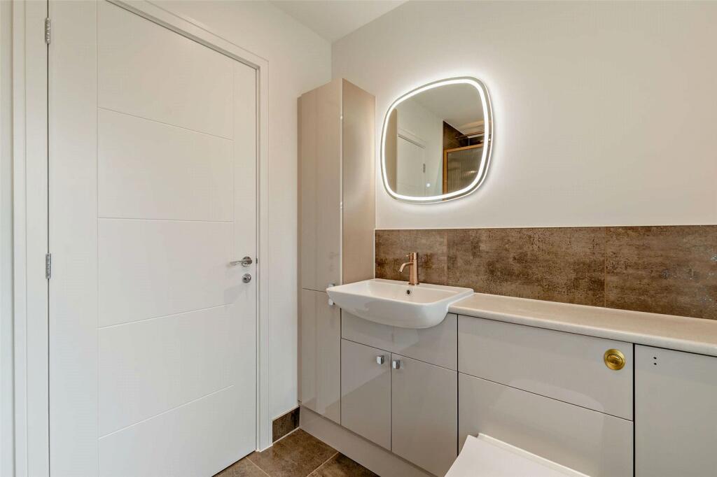 Additional property image - Riverside, Eynsford, Kent