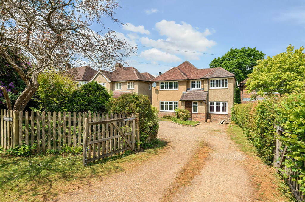 4 bedroom detached house for sale in Gallipot Hill, Upper Hartfield