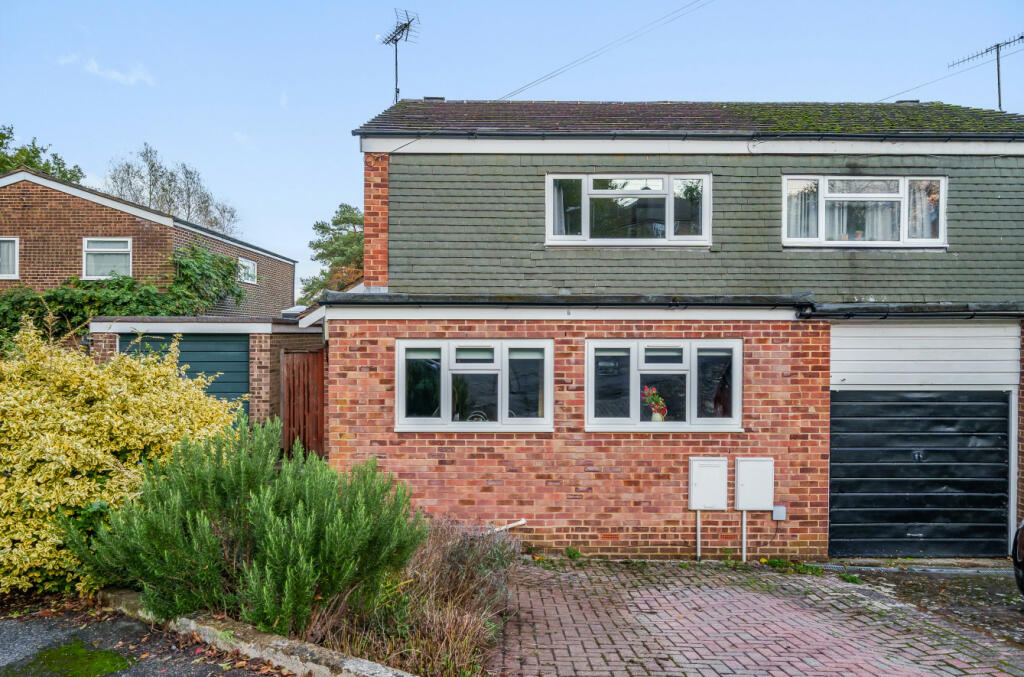 3 bedroom semidetached house for sale in Ivy Dene Lane, Ashurst Wood