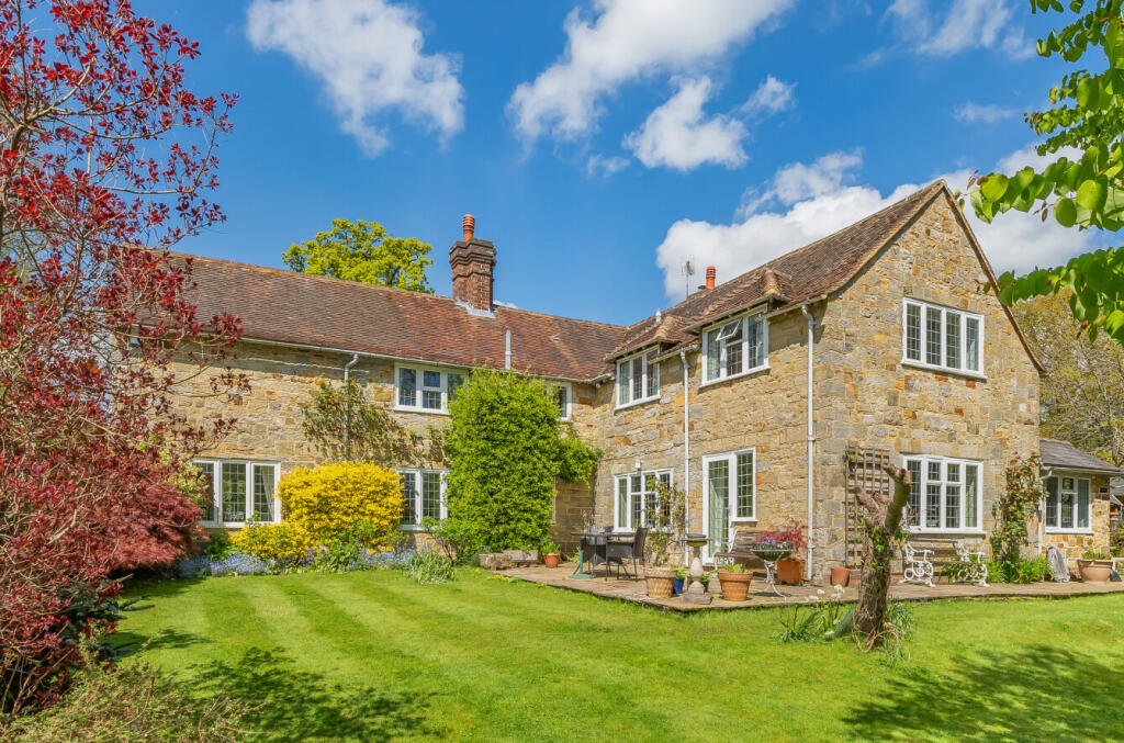 4 bedroom detached house for sale in Tompsets Bank, Forest Row, East