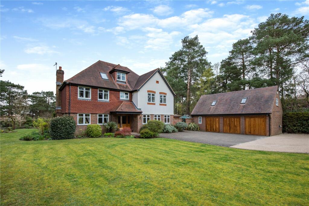 6 bedroom detached house for sale in Clumps Road, Lower Bourne, Farnham