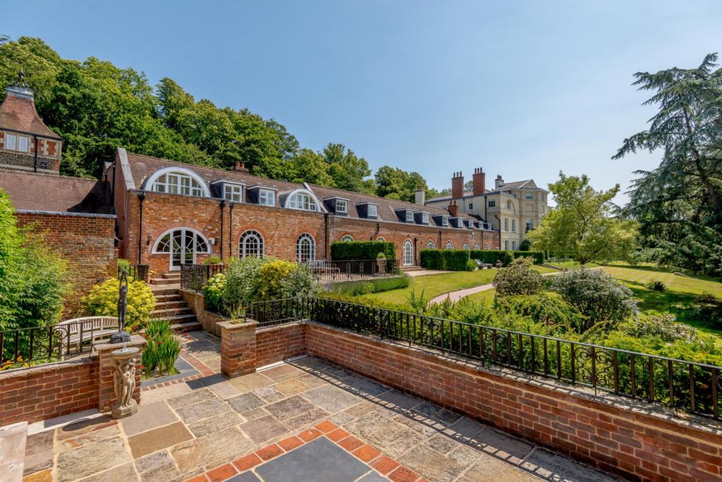 3 bedroom detached house for sale in The Courtyard, Moor Park House Way